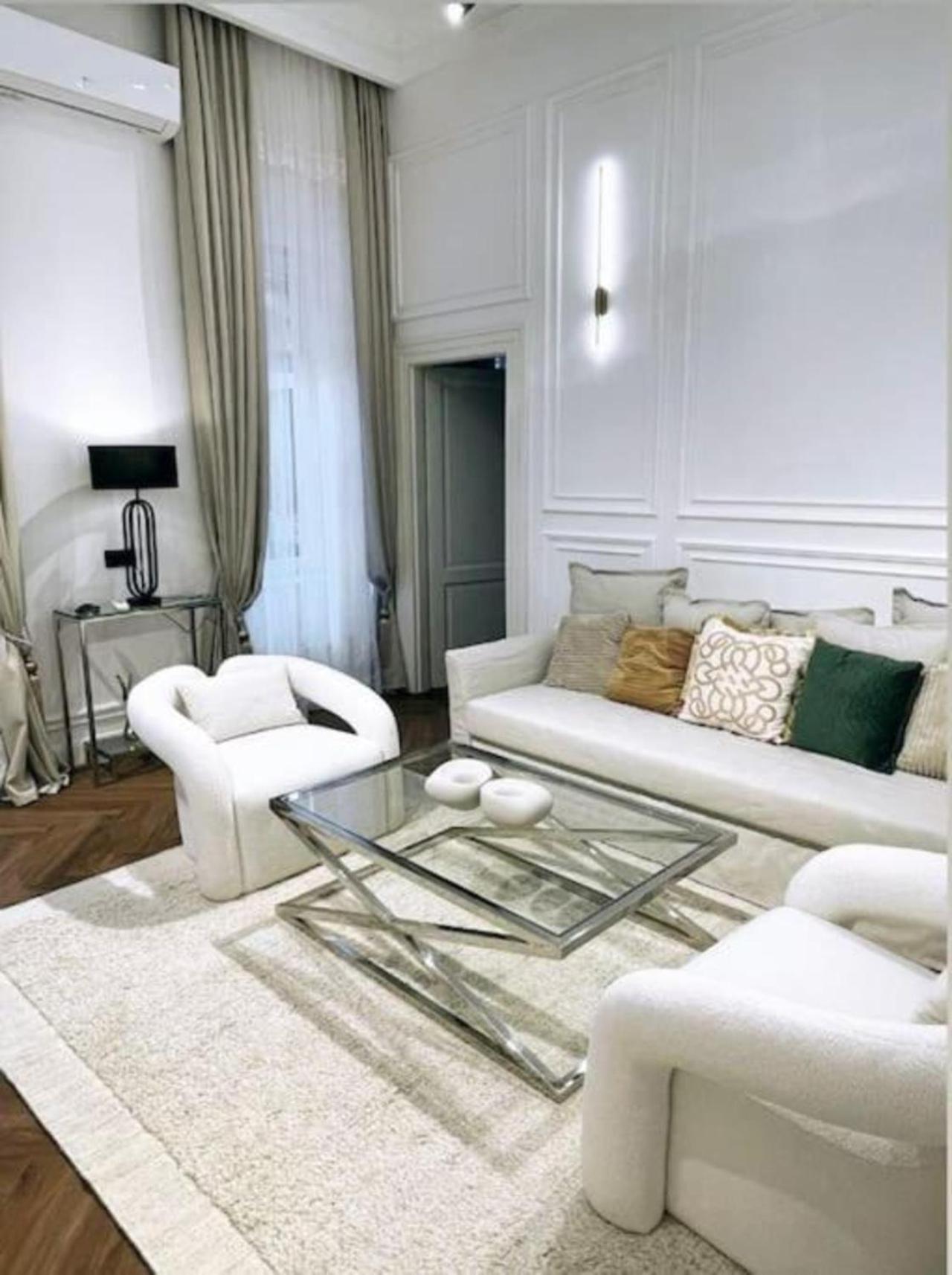 Premium Luxury Near Basilica Апартаменти *
