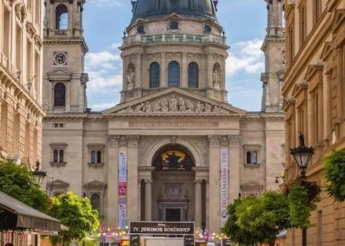 Premium Luxury Suite Near Basilica